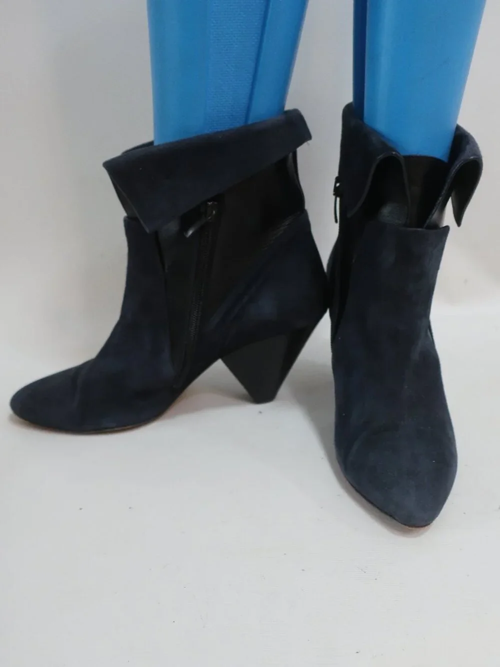 Womens Veronica Beard Laurel Navy Suede Cone Heeled Ankle Booties 38 US/7.5